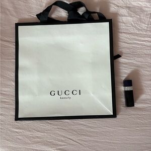 Authentic Gucci Beauty Black and White paper Bag